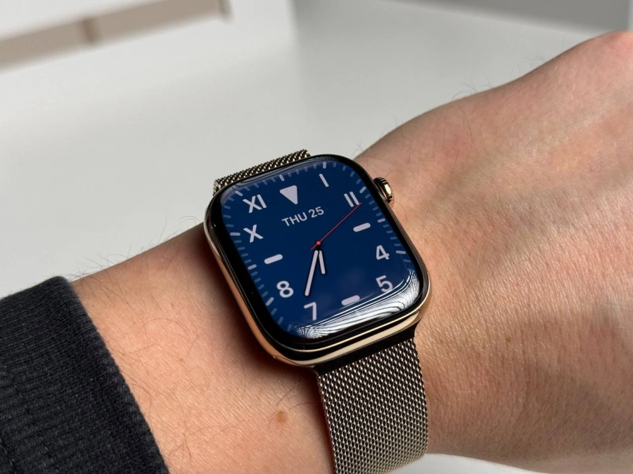 ВЖИВАНИЙ Б/У Apple Watch Series 10 GPS + Cellular 42mm Gold Titanium Case with Gold Milanese Loop (MX083) - Стан: гарний | Акумулятор: 100% | Комплектація: повний | Гарантія: 3 міс.
