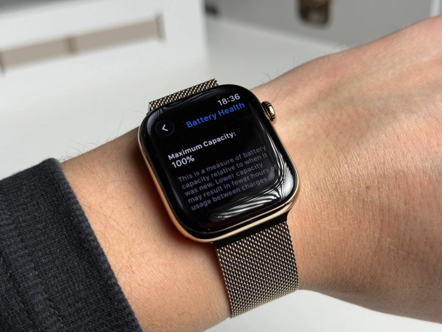 ВЖИВАНИЙ Б/У Apple Watch Series 10 GPS + Cellular 42mm Gold Titanium Case with Gold Milanese Loop (MX083) - Стан: гарний | Акумулятор: 100% | Комплектація: повний | Гарантія: 3 міс.
