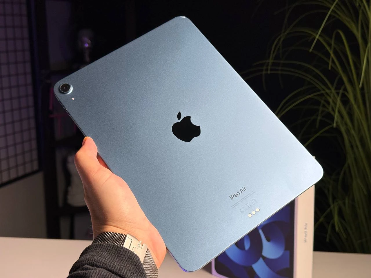 ВЖИВАНИЙ Б/У iPad Air 5 10.9'' Wi-Fi 64GB Blue (MM9E3) - Состояние: хороший | Аккумулятор: 80% | Комплектация: полный | Гарантія: 3 мес.