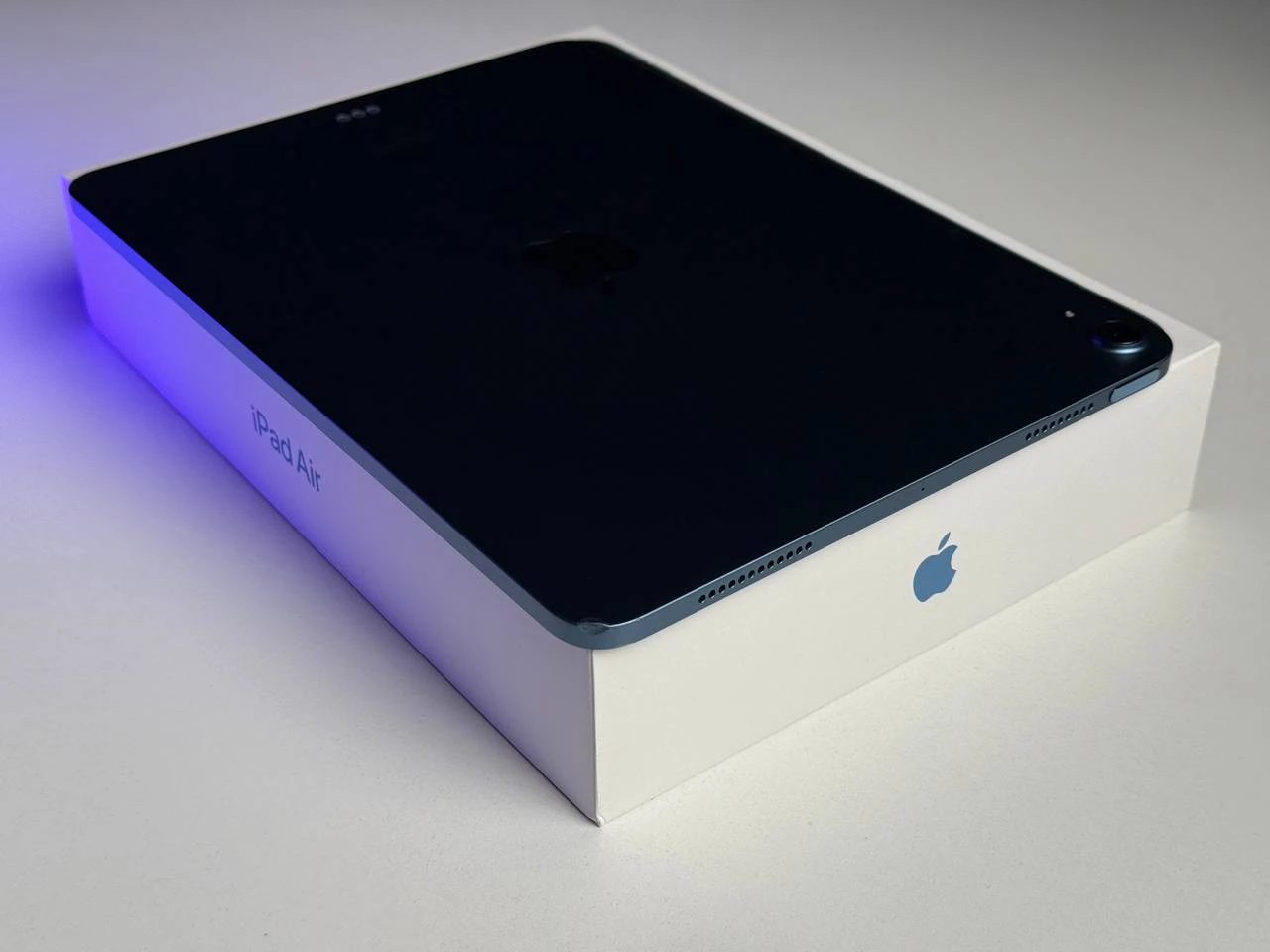 ВЖИВАНИЙ Б/У iPad Air 5 10.9'' Wi-Fi 64GB Blue (MM9E3) - Состояние: хороший | Аккумулятор: 80% | Комплектация: полный | Гарантія: 3 мес.