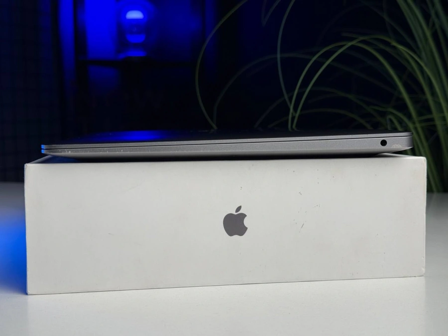 ВЖИВАНИЙ Б/У MacBook Air 13" M1/8CPU/7GPU/8GB/256GB Space Gray 2020 (MGN63) - US English - Состояние: хороший | Аккумулятор: 82% | Комплектация: полный | Гарантія: 3 мес.