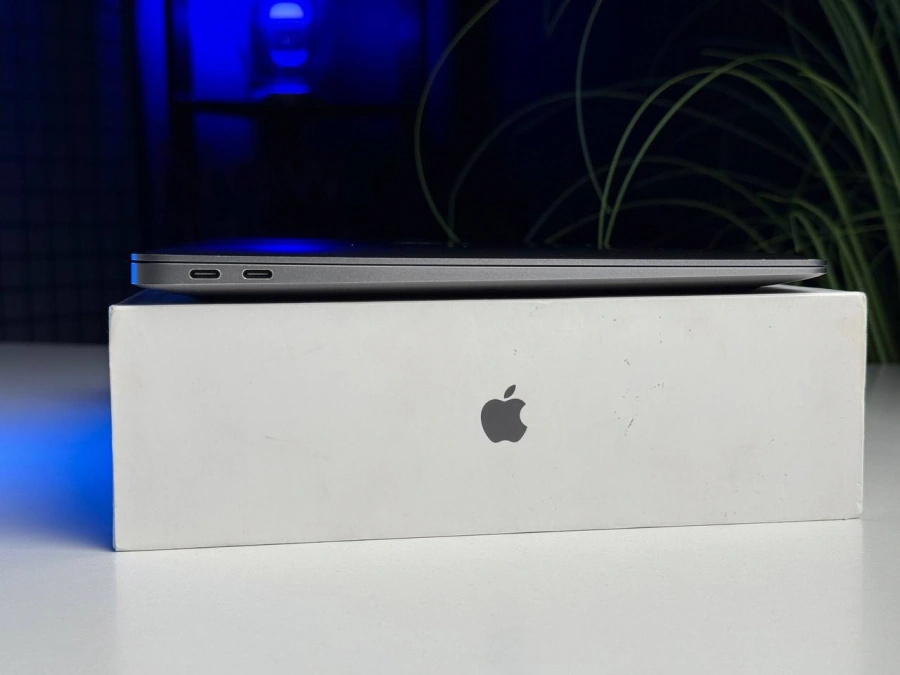 ВЖИВАНИЙ Б/У MacBook Air 13" M1/8CPU/7GPU/8GB/256GB Space Gray 2020 (MGN63) - US English - Состояние: хороший | Аккумулятор: 82% | Комплектация: полный | Гарантія: 3 мес.