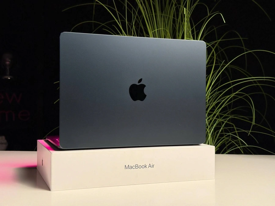 ВЖИВАНИЙ Б/У MacBook Air 13.6" M2/8CPU/8GPU/8GB/256GB Midnight 2022 (MLY33) - Стан: гарний | Акумулятор: 100% | Комплектація: повний | Гарантія: 3 міс.