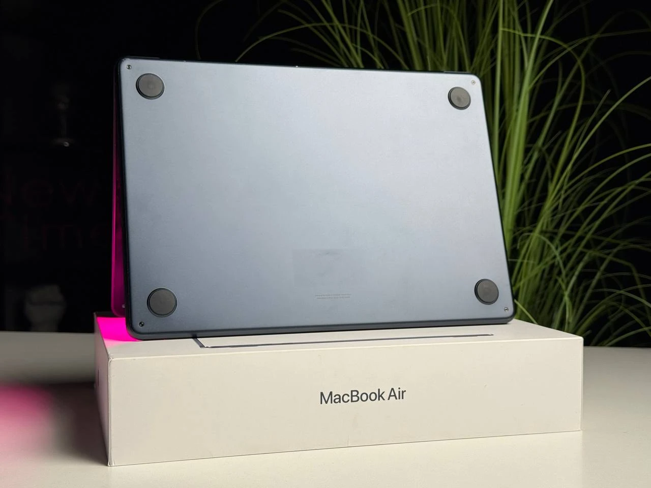 ВЖИВАНИЙ Б/У MacBook Air 13.6" M2/8CPU/8GPU/8GB/256GB Midnight 2022 (MLY33) - Состояние: хороший | Аккумулятор: 100% | Комплектация: полный | Гарантія: 3 мес.