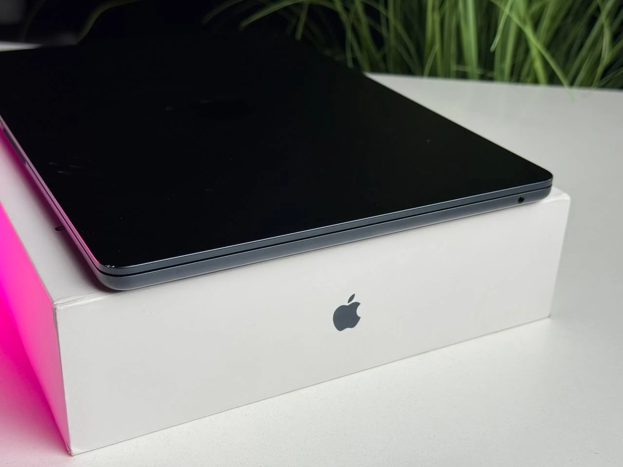 ВЖИВАНИЙ Б/У MacBook Air 13.6" M2/8CPU/8GPU/8GB/256GB Midnight 2022 (MLY33) - Состояние: хороший | Аккумулятор: 100% | Комплектация: полный | Гарантія: 3 мес.