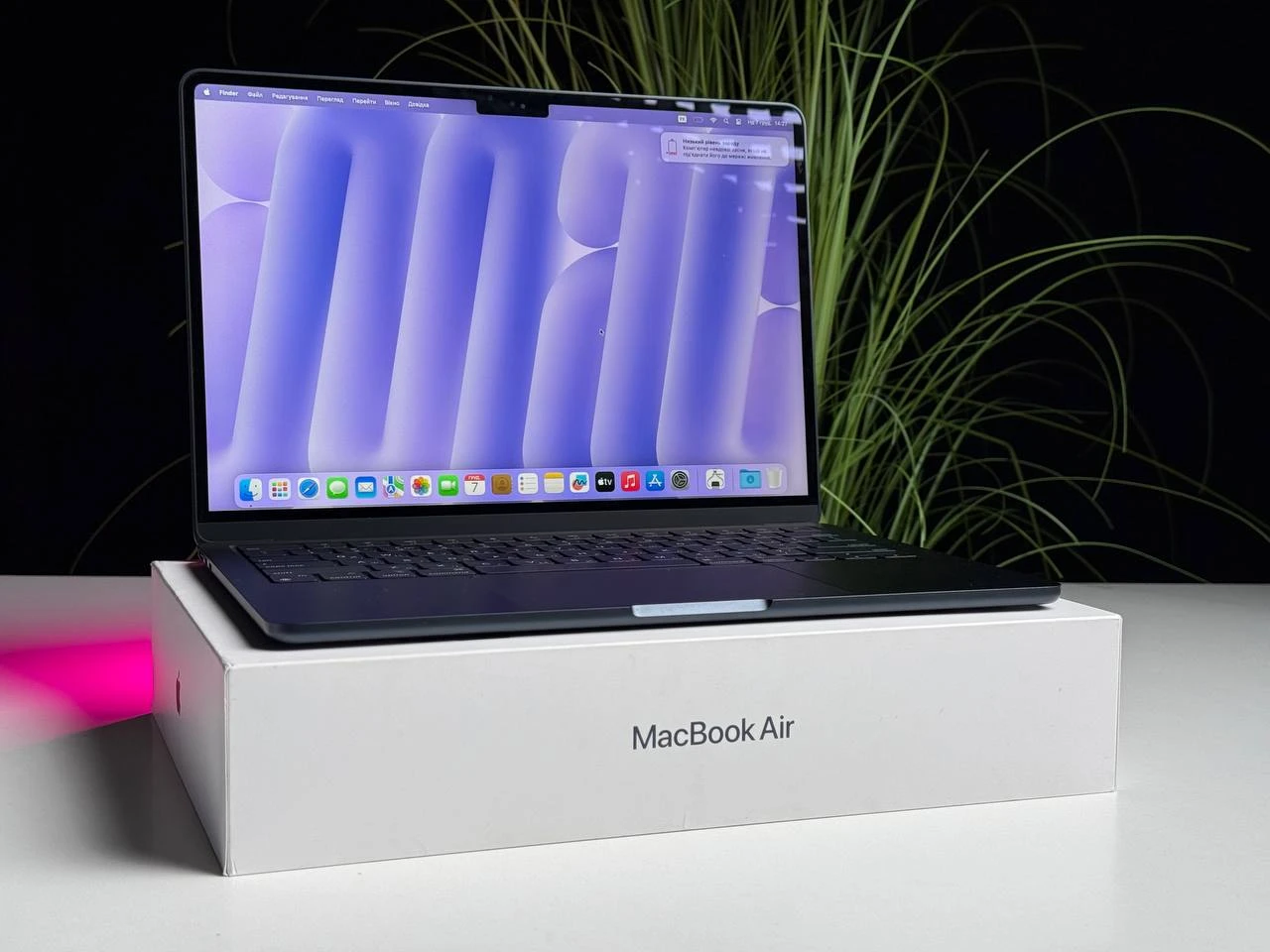 ВЖИВАНИЙ Б/У MacBook Air 13.6" M2/8CPU/8GPU/8GB/256GB Midnight 2022 (MLY33) - Состояние: хороший | Аккумулятор: 100% | Комплектация: полный | Гарантія: 3 мес.