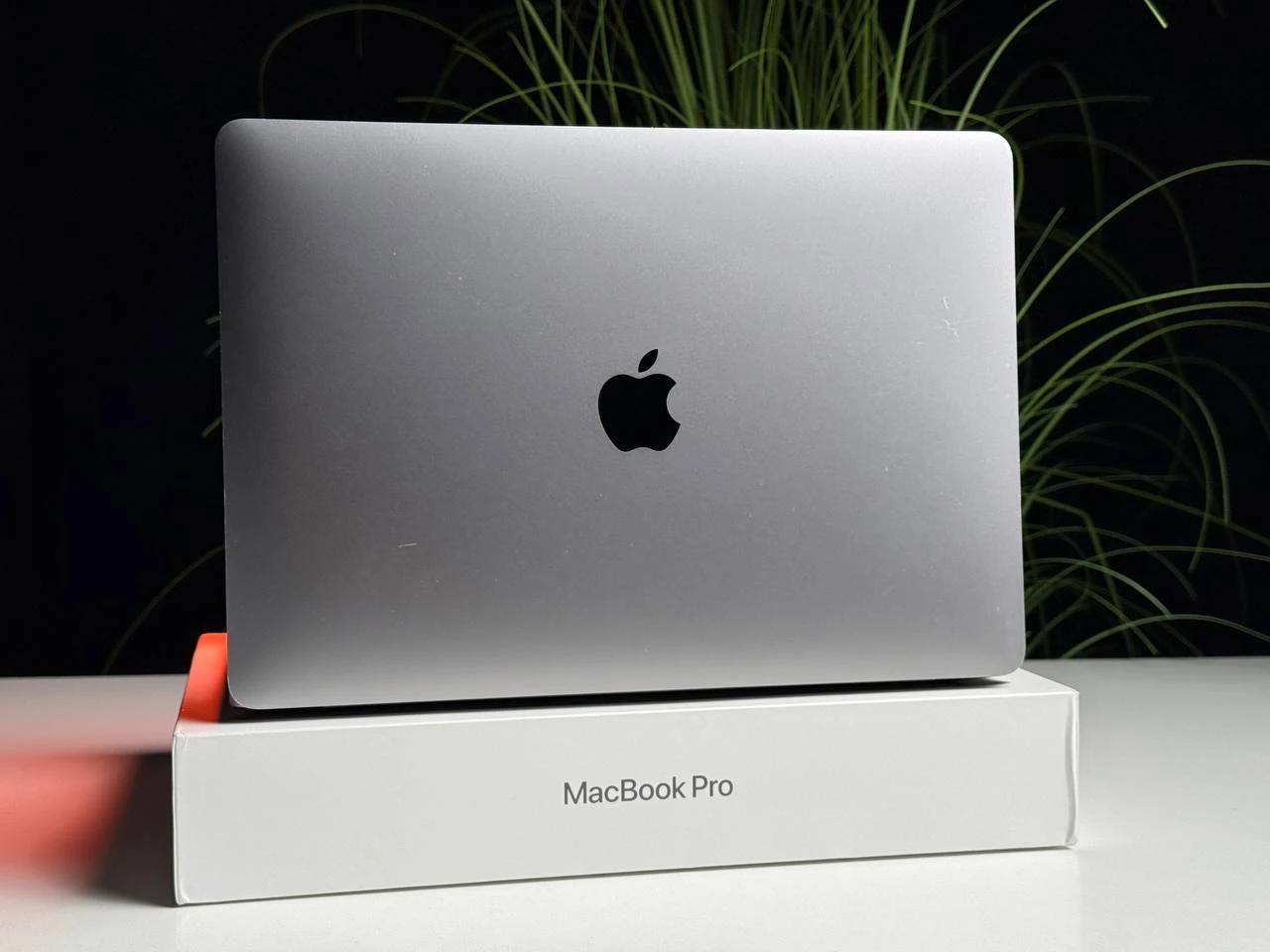 ВЖИВАНИЙ Б/У MacBook Pro 13" Space Gray (MYD82) 2020 - Состояние: удовлетворительный | Аккумулятор: 89% | Комплектация: полный | Гарантія: 3 мес.