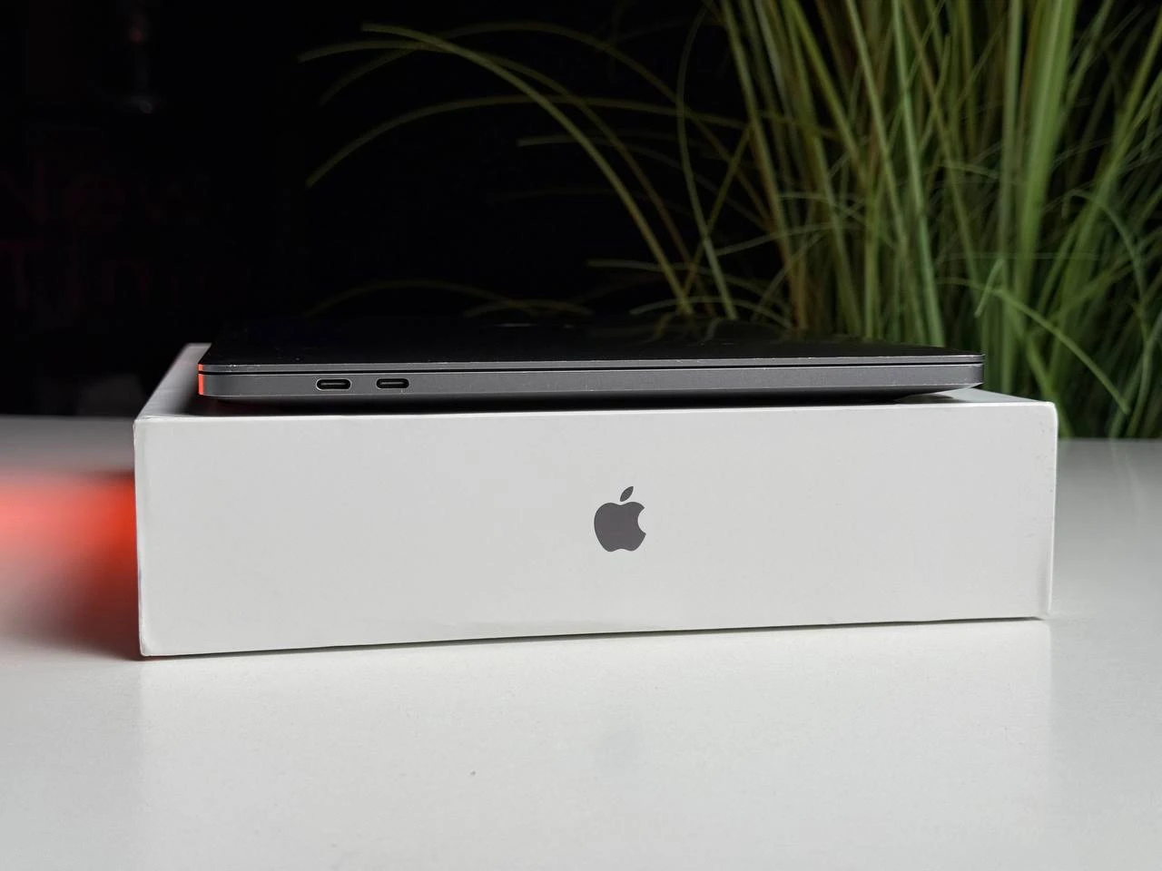 ВЖИВАНИЙ Б/У MacBook Pro 13" Space Gray (MYD82) 2020 - Состояние: удовлетворительный | Аккумулятор: 89% | Комплектация: полный | Гарантія: 3 мес.