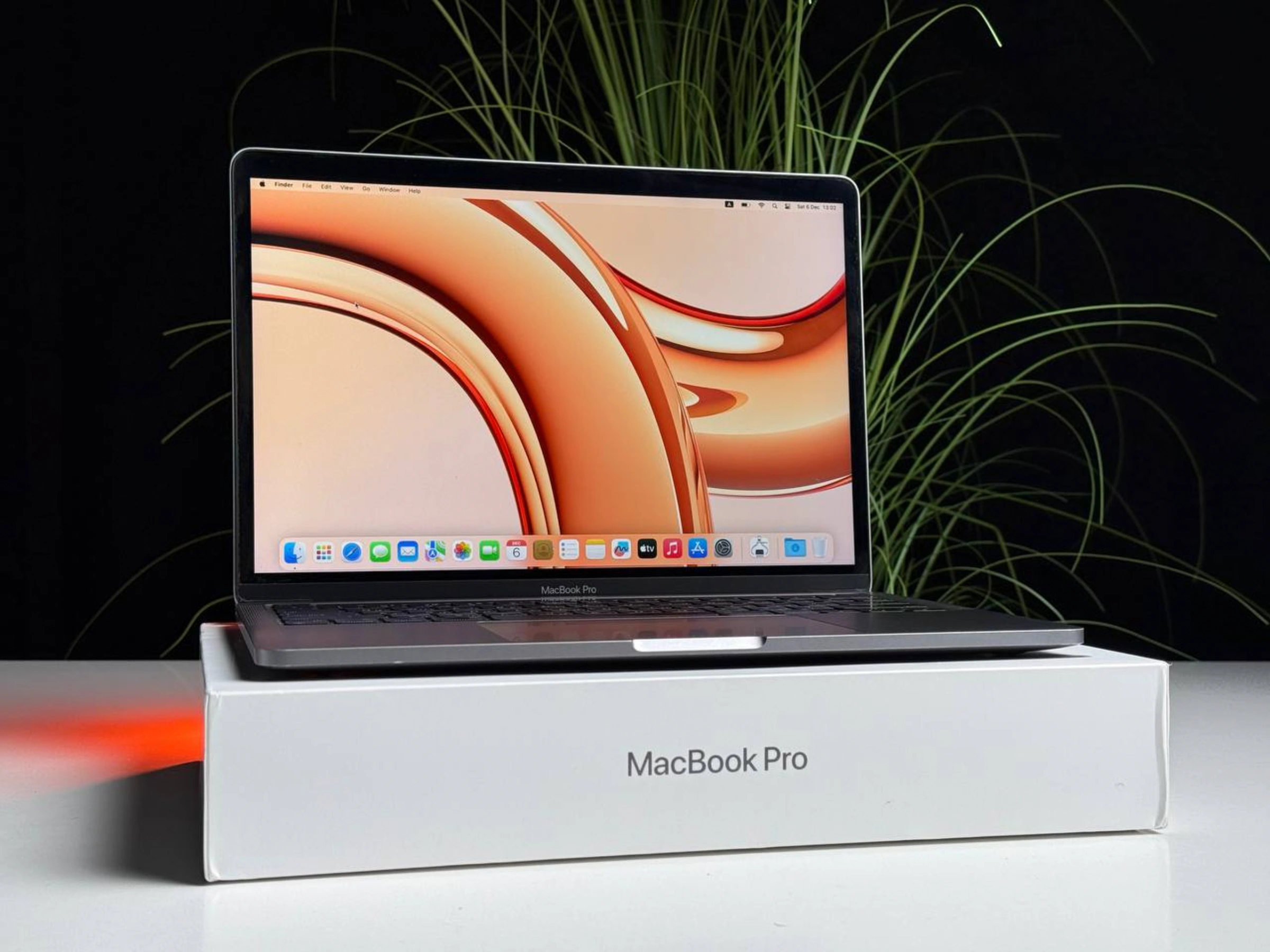 ВЖИВАНИЙ Б/У MacBook Pro 13" Space Gray (MYD82) 2020 - Состояние: удовлетворительный | Аккумулятор: 89% | Комплектация: полный | Гарантія: 3 мес.