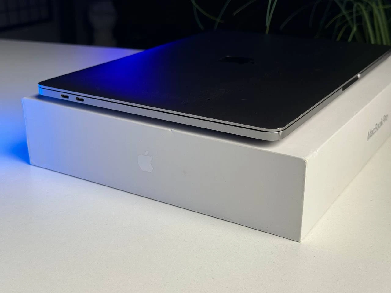 ВЖИВАНИЙ Б/У MacBook Pro 13" Space Gray (MYD82) 2020 - Состояние: удовлетворительный | Аккумулятор: 87% | Комплектация: полный | Гарантія: 3 мес.