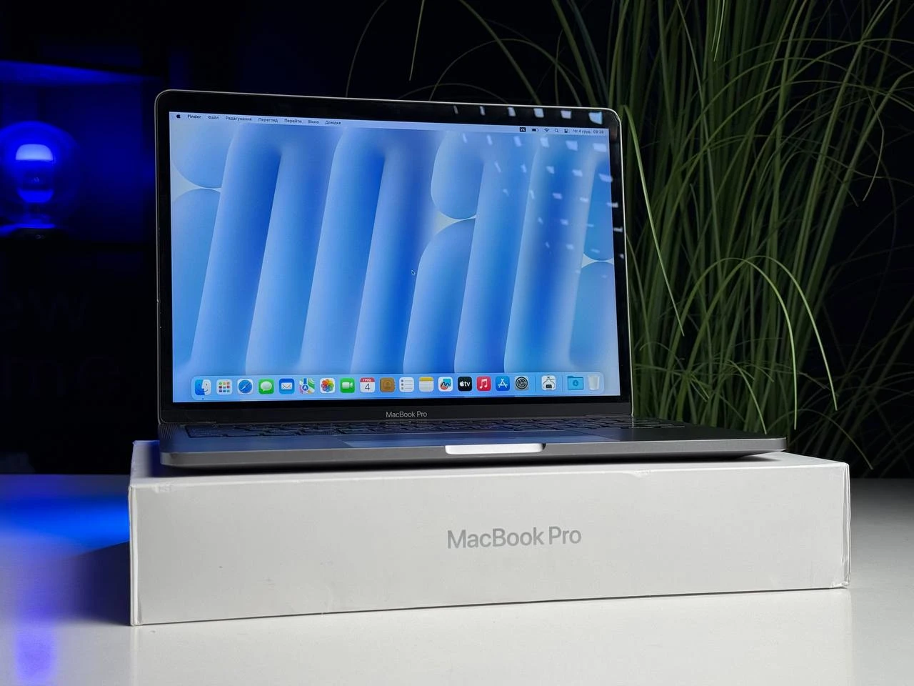 ВЖИВАНИЙ Б/У MacBook Pro 13" Space Gray (MYD82) 2020 - Состояние: удовлетворительный | Аккумулятор: 87% | Комплектация: полный | Гарантія: 3 мес.