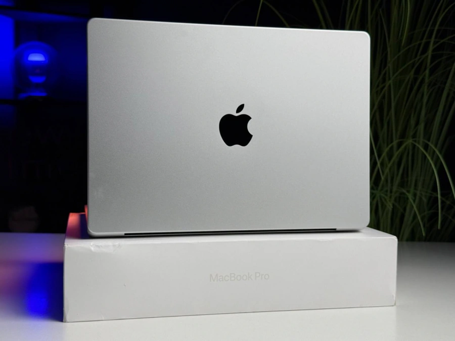 ВІТРИННИЙ MacBook Pro 14" M3 Pro/11CPU/14GPU/18GB/512GB Silver 2023 (MRX63) - Стан: ідеальний | Акумулятор: 100% | Комплектація: повний | Гарантія: 3 міс.