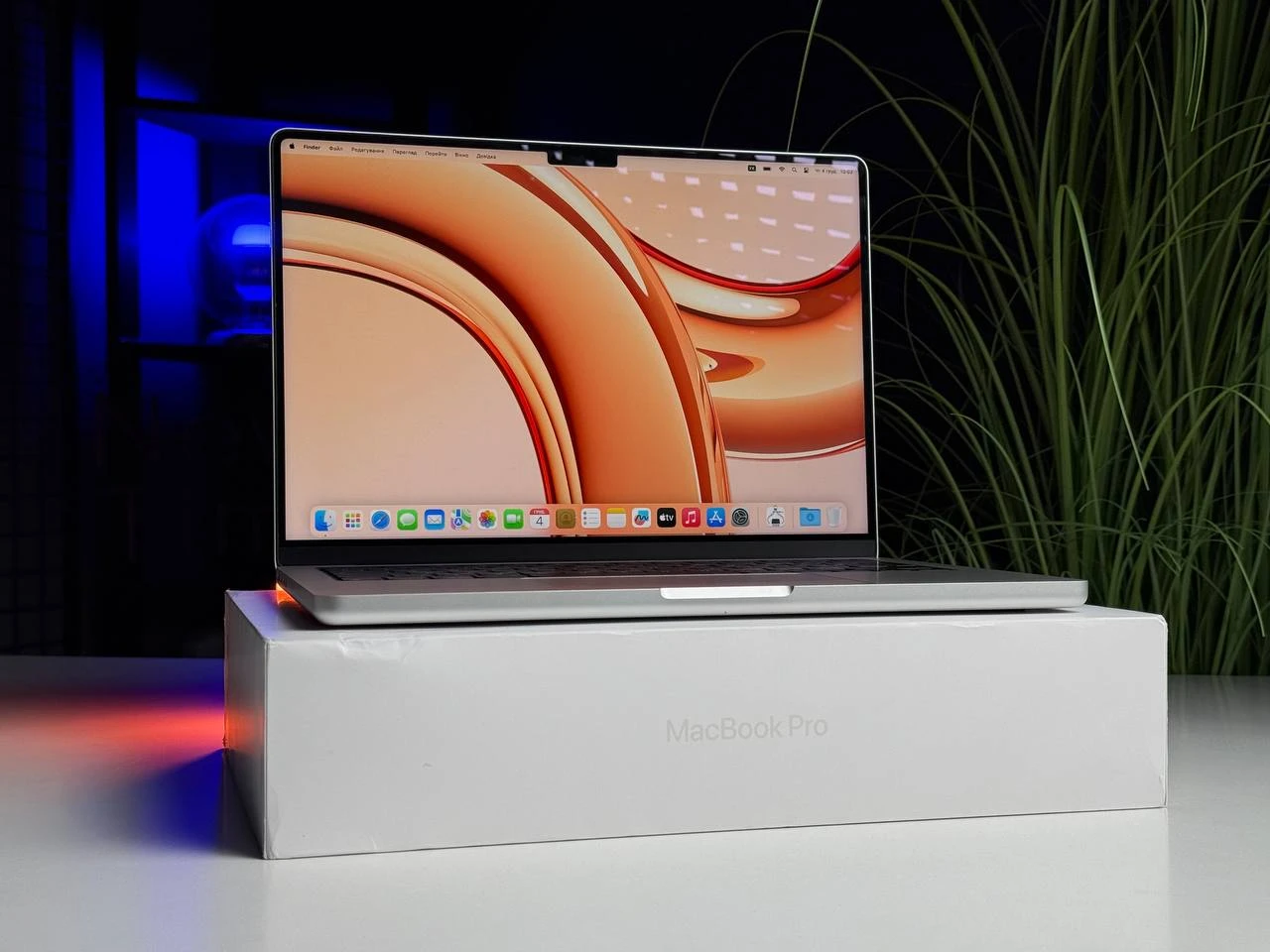 ВИТРИННЫЙ MacBook Pro 14" M3 Pro/11CPU/14GPU/18GB/512GB Silver 2023 (MRX63) - Состояние: идеальный | Аккумулятор: 100% | Комплектация: полный | Гарантія: 3 мес.