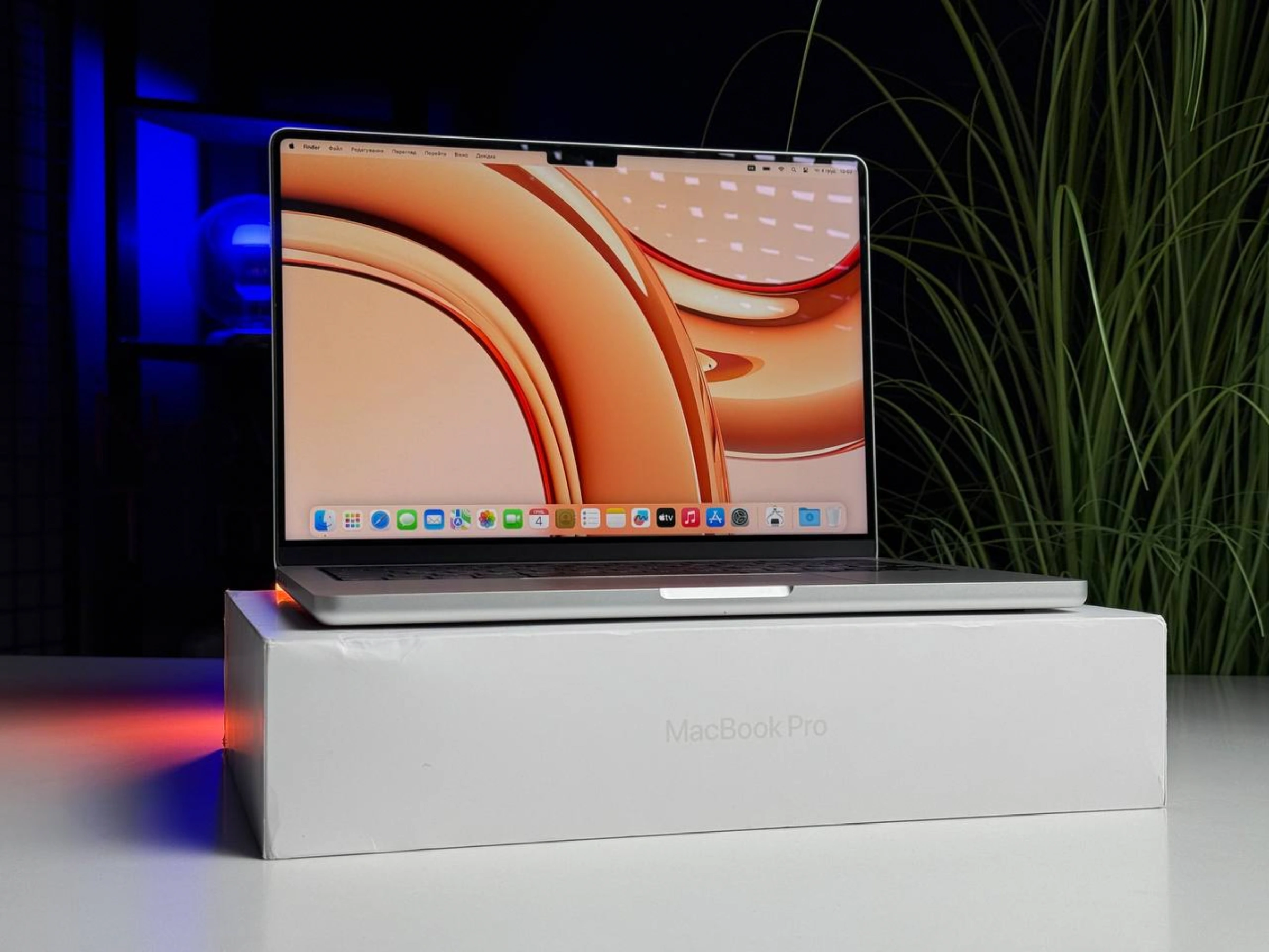 ВИТРИННЫЙ MacBook Pro 14" M3 Pro/11CPU/14GPU/18GB/512GB Silver 2023 (MRX63) - Состояние: идеальный | Аккумулятор: 100% | Комплектация: полный | Гарантія: 3 мес.