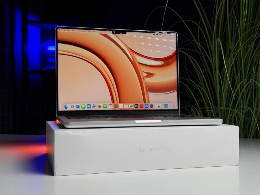 ВІТРИННИЙ MacBook Pro 14" M3 Pro/11CPU/14GPU/18GB/512GB Silver 2023 (MRX63) - Стан: ідеальний | Акумулятор: 100% | Комплектація: повний | Гарантія: 3 міс.