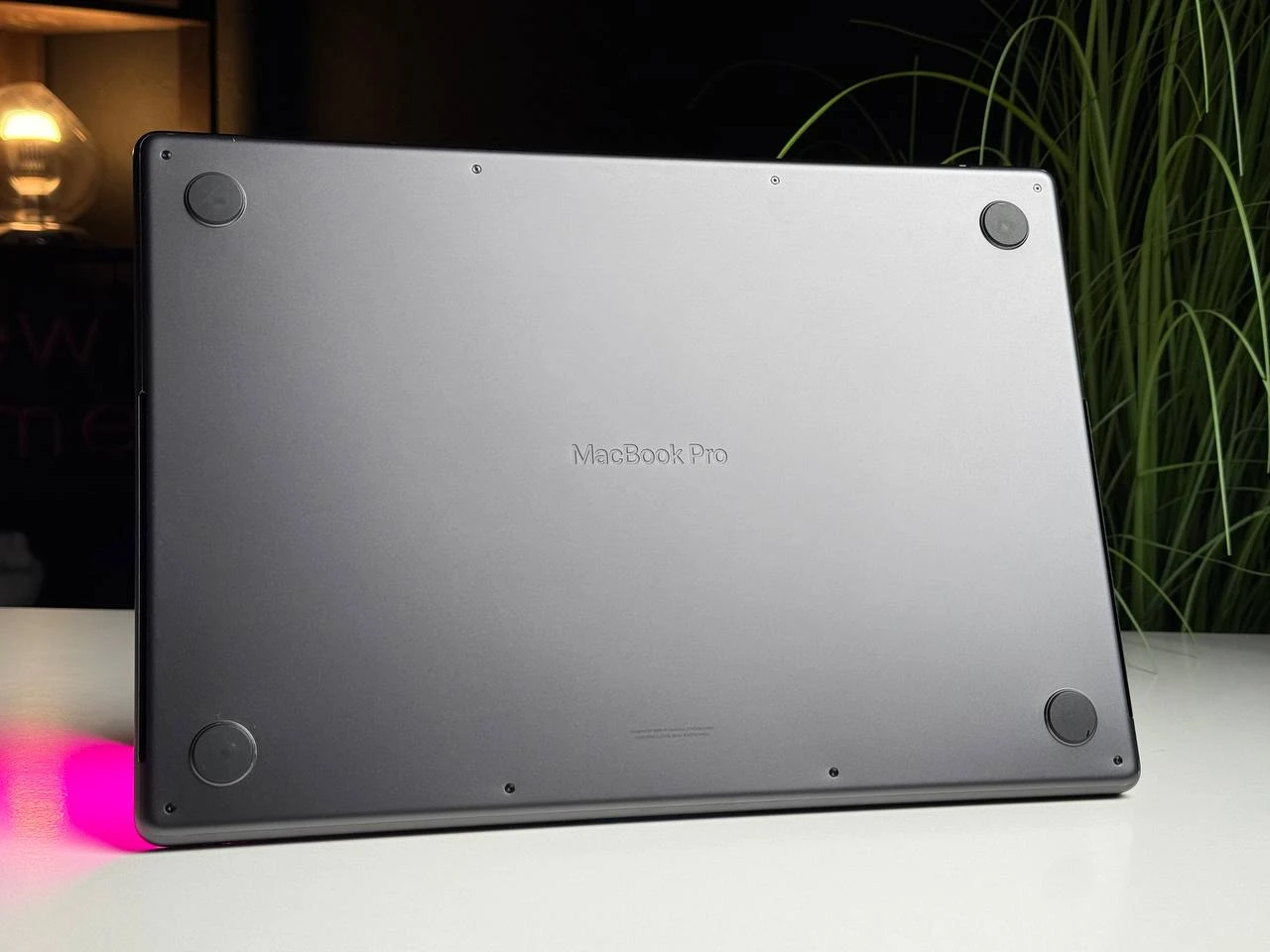 ВЖИВАНИЙ Б/У MacBook Pro 16" M3 Max/14CPU/30GPU/36GB/1TB Space Black 2023 (MRW33) - Стан: гарний | Акумулятор: 99% | Комплектація: повний, без коробки | Гарантія: 3 міс.