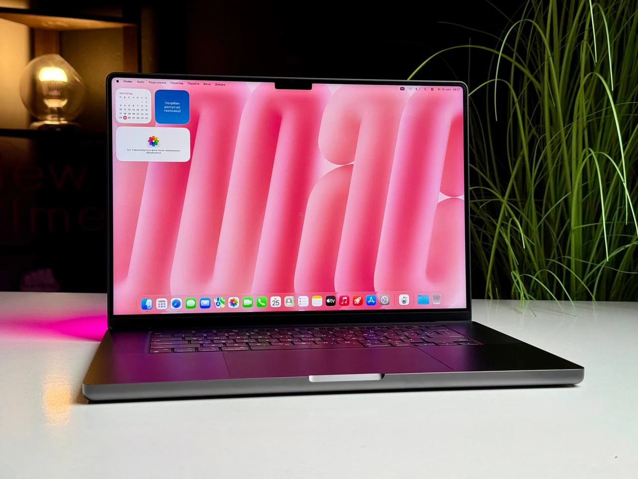 ВЖИВАНИЙ Б/У MacBook Pro 16" M3 Max/14CPU/30GPU/36GB/1TB Space Black 2023 (MRW33) - Стан: гарний | Акумулятор: 99% | Комплектація: повний, без коробки | Гарантія: 3 міс.