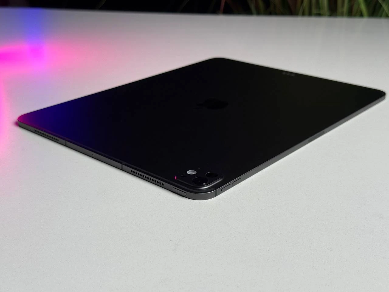 ВІТРИННИЙ Планшет Apple iPad Pro 13" M4 2024 Wi-Fi + Cellular 256GB with Standard glass - Space Black (MVXR3) - Стан: гарний | Акумулятор: 100% | Комплектація: iPad, кабель | Гарантія: 3 міс.