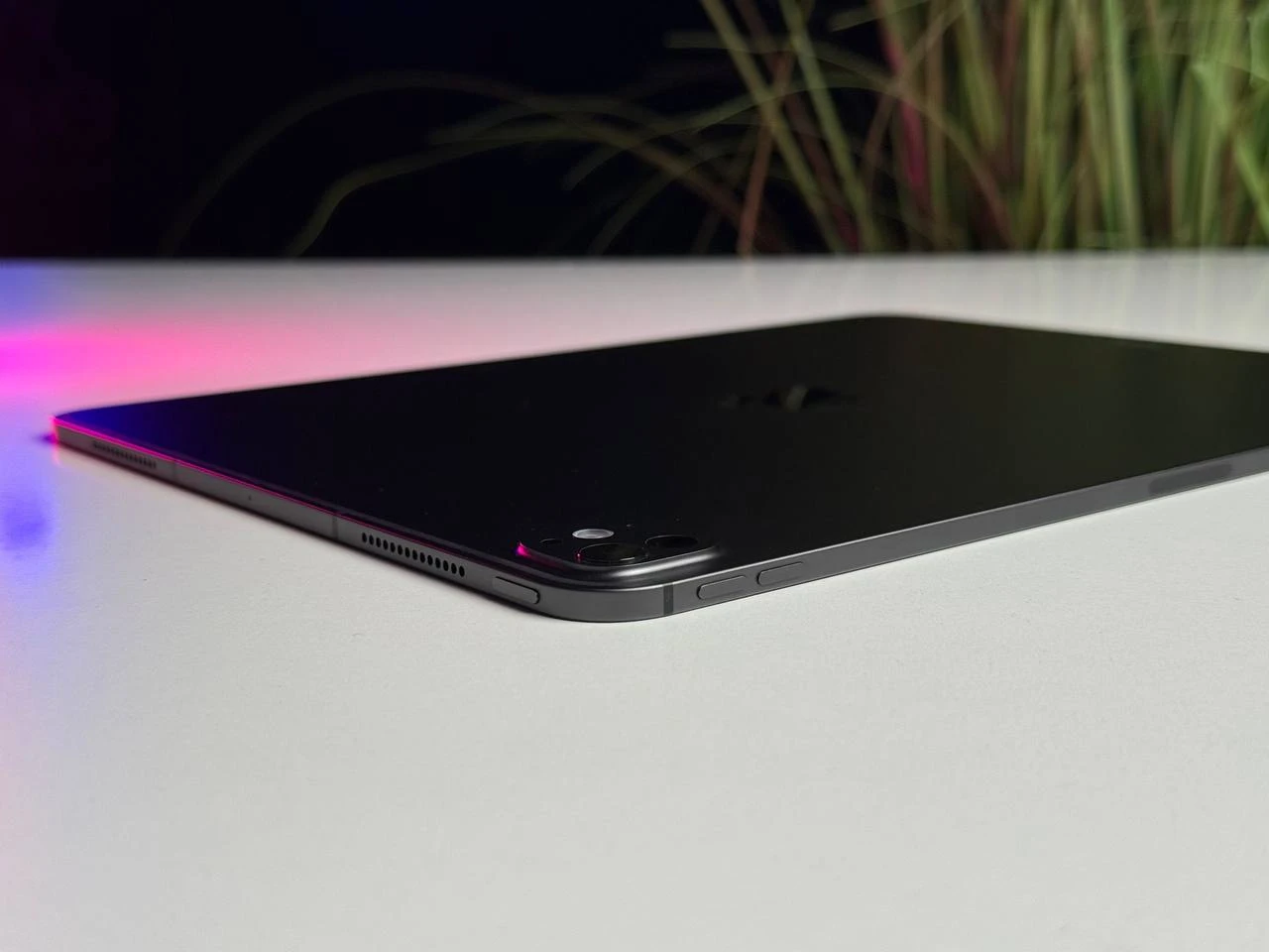 ВІТРИННИЙ Планшет Apple iPad Pro 13" M4 2024 Wi-Fi + Cellular 256GB with Standard glass - Space Black (MVXR3) - Стан: гарний | Акумулятор: 100% | Комплектація: iPad, кабель | Гарантія: 3 міс.