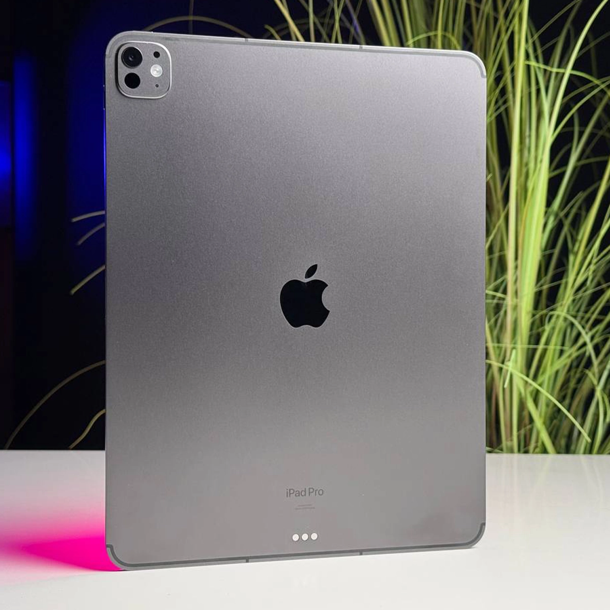 ВІТРИННИЙ Планшет Apple iPad Pro 13" M4 2024 Wi-Fi + Cellular 256GB with Standard glass - Space Black (MVXR3) - Стан: гарний | Акумулятор: 100% | Комплектація: iPad, кабель | Гарантія: 3 міс.