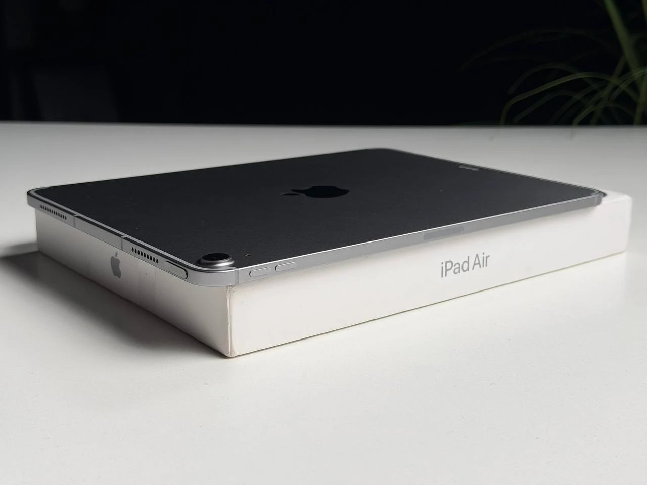 OPEN BOX Apple iPad Air 11'' M3 2025 Wi-Fi + Cellular 256GB Space Gray (MCG04) - Состояние: хороший | Аккумулятор: 100% | Комплектация: полный | Гарантия: 6 мес.