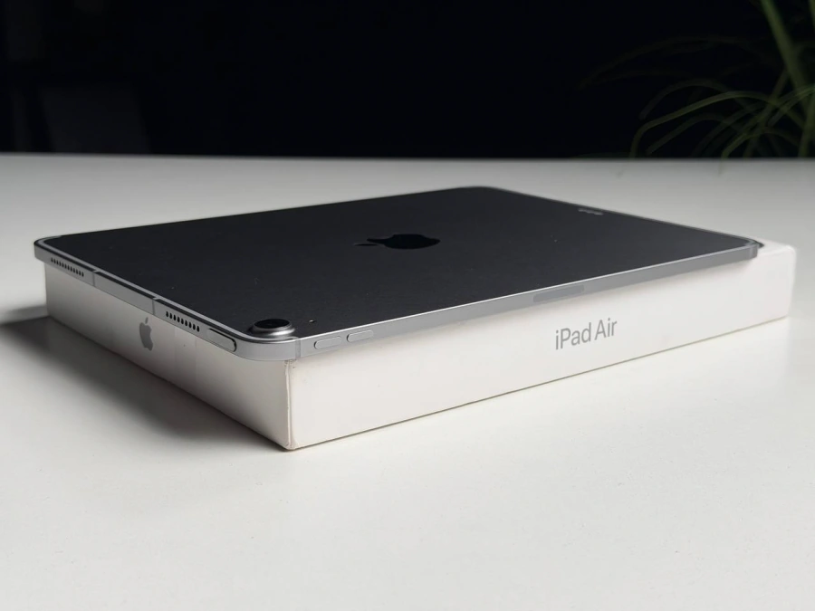 OPEN BOX Apple iPad Air 11'' M3 2025 Wi-Fi + Cellular 256GB Space Gray (MCG04) - Стан: гарний | Акумулятор: 100% | Комплектація: повний | Гарантія: 6 міс.