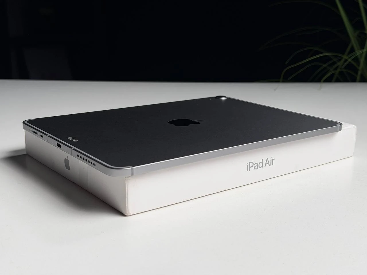 OPEN BOX Apple iPad Air 11'' M3 2025 Wi-Fi + Cellular 256GB Space Gray (MCG04) - Состояние: хороший | Аккумулятор: 100% | Комплектация: полный | Гарантия: 6 мес.