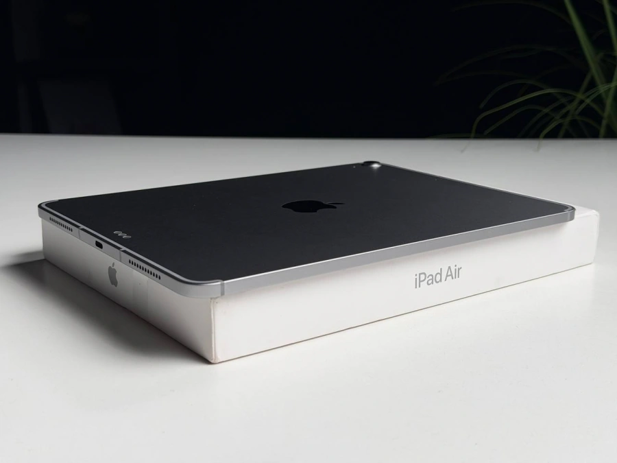 OPEN BOX Apple iPad Air 11'' M3 2025 Wi-Fi + Cellular 256GB Space Gray (MCG04) - Стан: гарний | Акумулятор: 100% | Комплектація: повний | Гарантія: 6 міс.