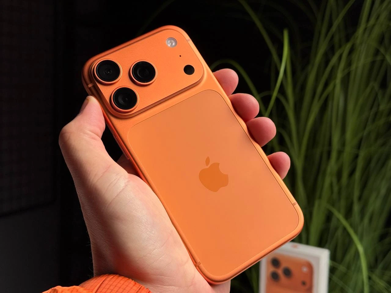 OPEN BOX Apple iPhone 17 Pro 512GB eSim Cosmic Orange (MG7P4, MG8A4) - Состояние: идеальное | Аккумулятор: 100% | Комплектация: полный | Гарантия: 6 мес.