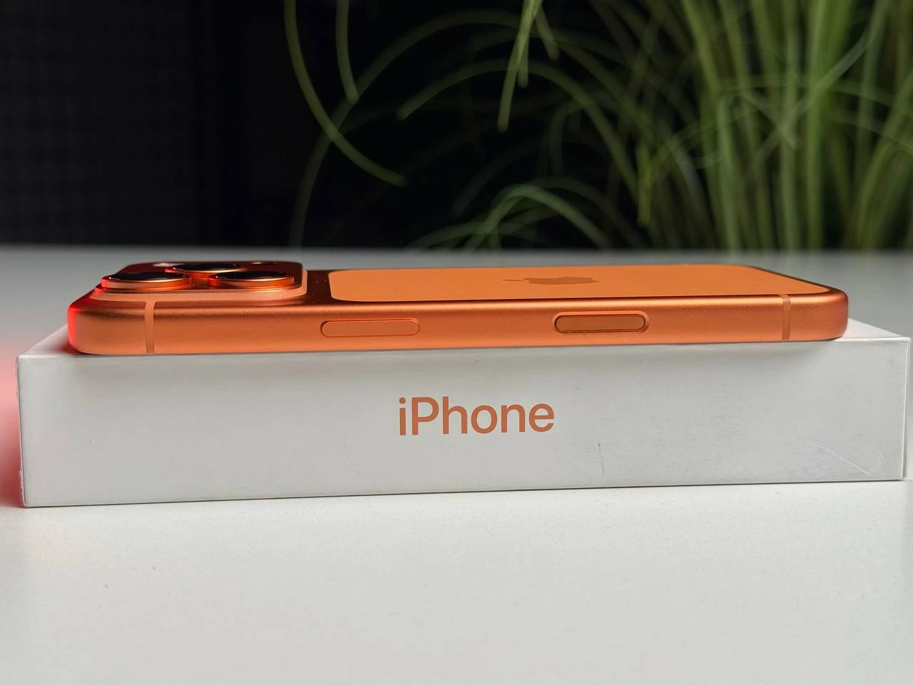 OPEN BOX Apple iPhone 17 Pro 512GB eSim Cosmic Orange (MG7P4, MG8A4) - Состояние: идеальное | Аккумулятор: 100% | Комплектация: полный | Гарантия: 6 мес.