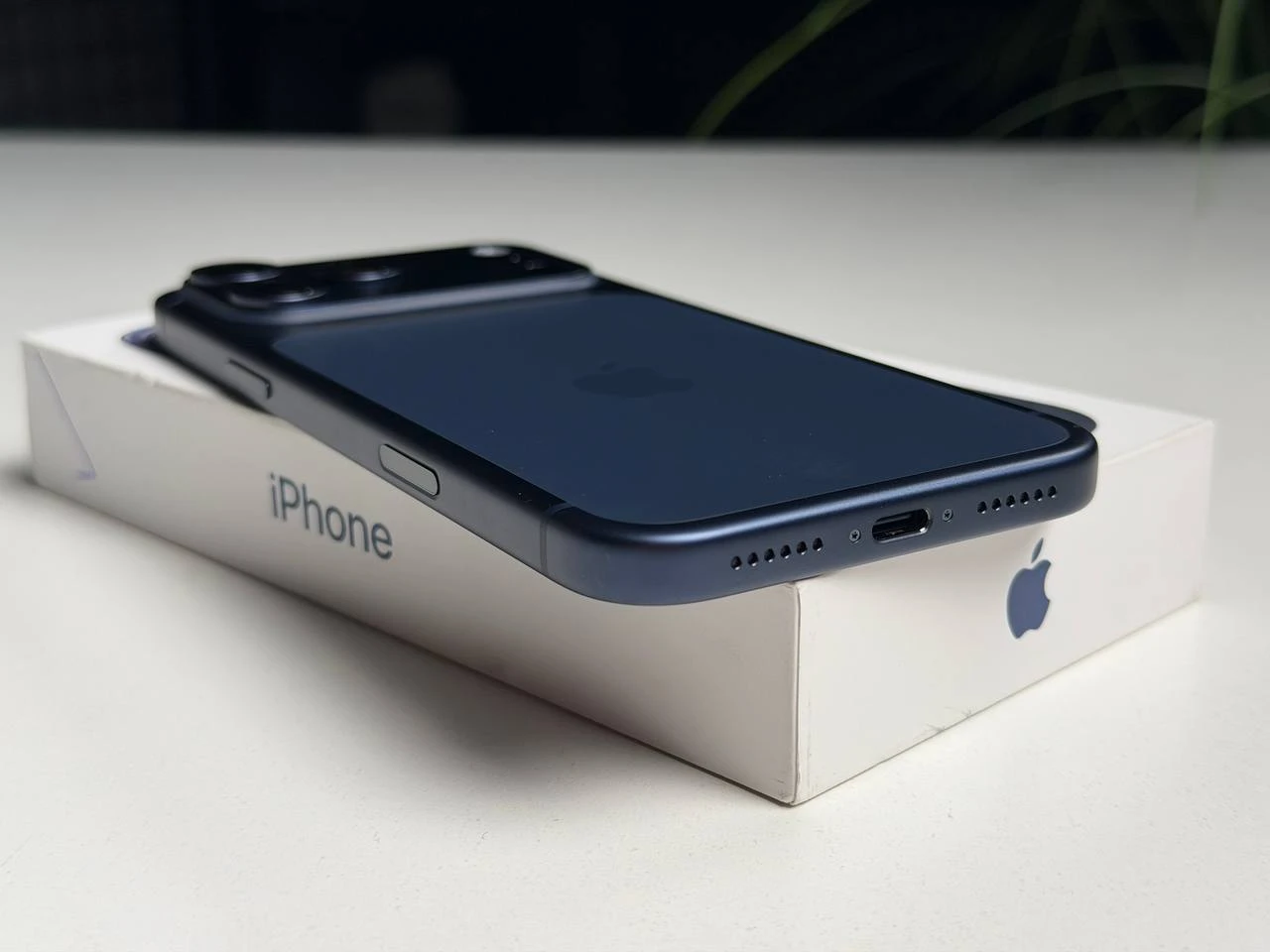 OPEN BOX Apple iPhone 17 Pro Max 256GB Deep Blue (MFYP4) - Стан: ідеальний | Акумулятор: 100% | Комплектація: повний | Гарантія: 6 міс.