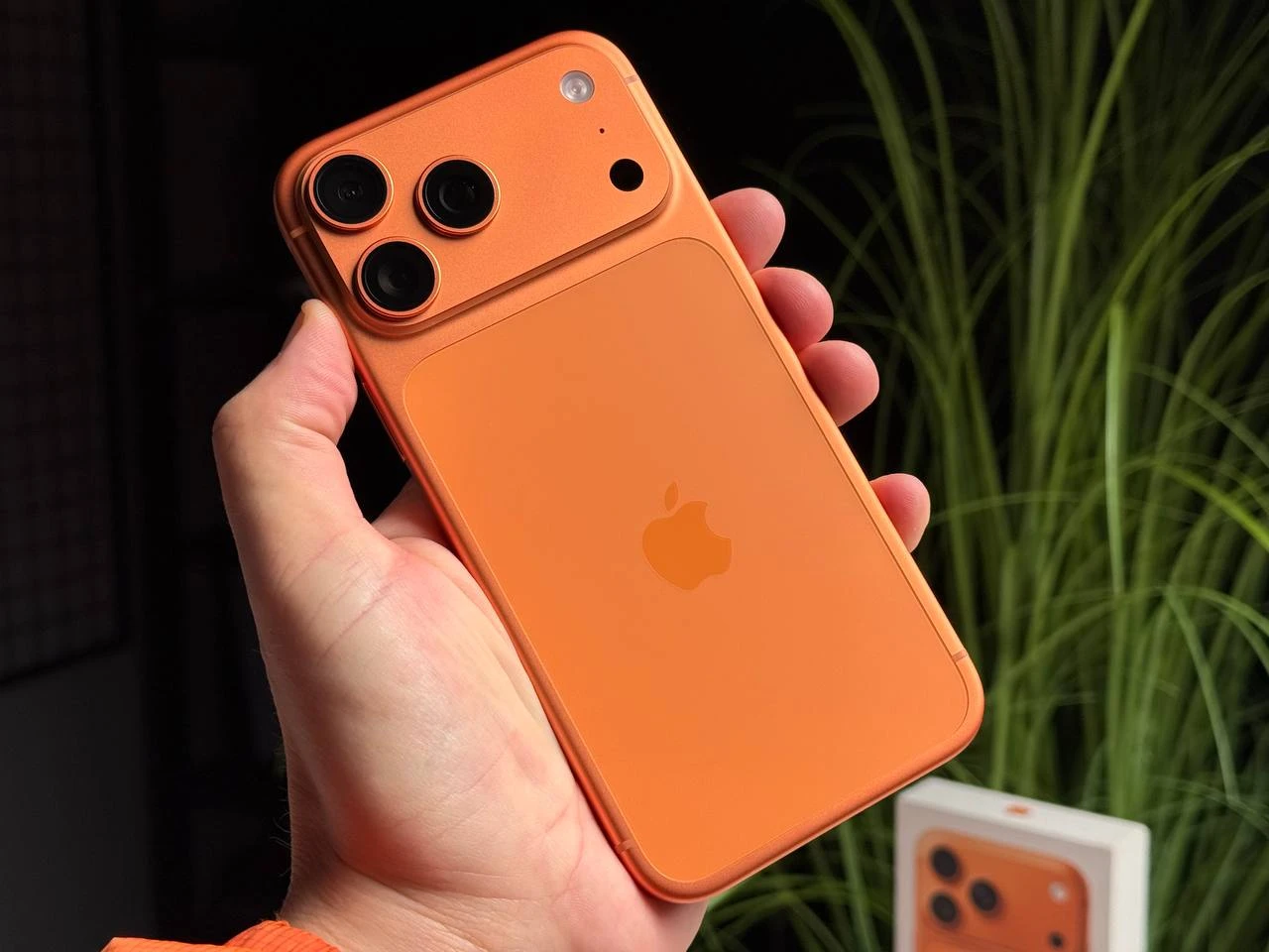 OPEN BOX Apple iPhone 17 Pro Max 512GB eSim Cosmic Orange (MFXL4, MFYD4) - Состояние: идеальное | Аккумулятор: 100% | Комплектация: полный | Гарантия: 6 мес.