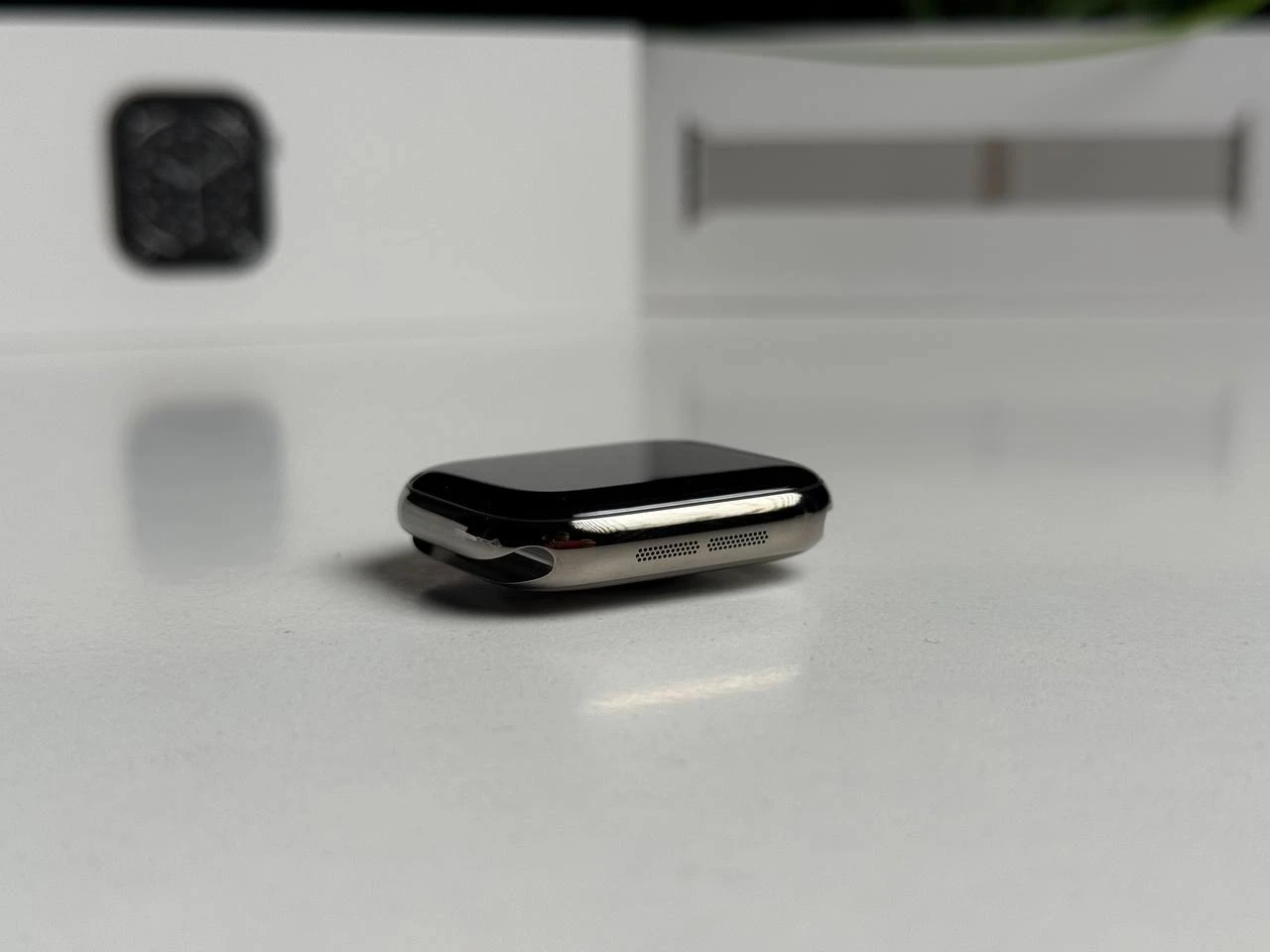 OPEN BOX Apple Watch Series 11 GPS + Cellular 42mm Natural Titanium Case with Natural Milanese Loop (MF8P4) - Состояние: идеальное | Аккумулятор: 100% | Комплектация: полный | Гарантия: 12 мес.