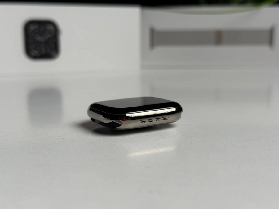 OPEN BOX Apple Watch Series 11 GPS + Cellular 42mm Natural Titanium Case with Natural Milanese Loop (MF8P4) - Состояние: идеальное | Аккумулятор: 100% | Комплектация: полный | Гарантия: 12 мес.