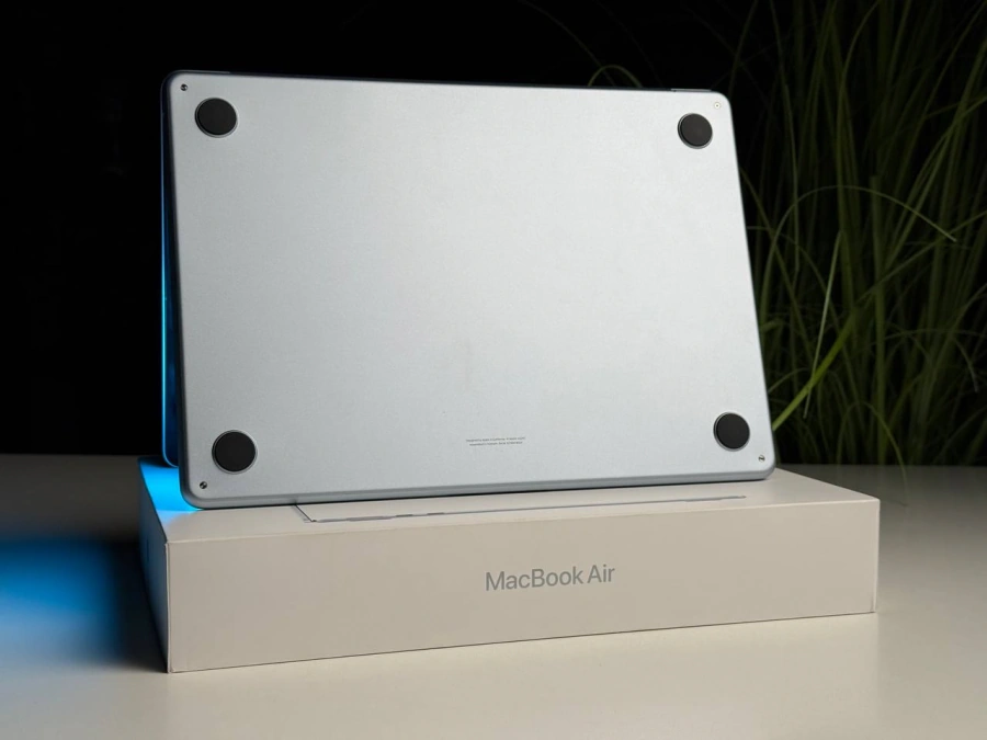 OPEN BOX MacBook Air 13" 2025 M4/10CPU/8GPU/16GB/256GB Sky Blue 2025 (MC6T4) - Стан: ідеальний | Акумулятор: 100% | Комплектація: повний | Гарантія: 3 міс.