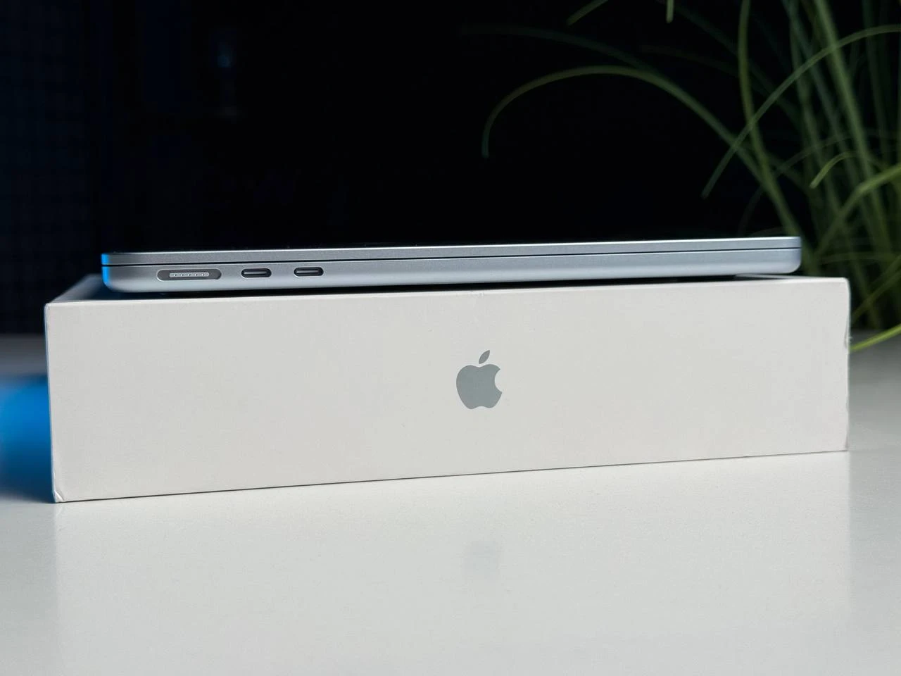 OPEN BOX MacBook Air 13" 2025 M4/10CPU/8GPU/16GB/256GB Sky Blue 2025 (MC6T4) - Состояние: идеальное | Аккумулятор: 100% | Комплектация: полный | Гарантия: 3 мес.