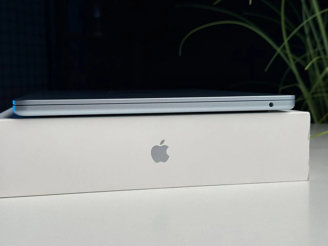 OPEN BOX MacBook Air 13" 2025 M4/10CPU/8GPU/16GB/256GB Sky Blue 2025 (MC6T4) - Состояние: идеальное | Аккумулятор: 100% | Комплектация: полный | Гарантия: 3 мес.