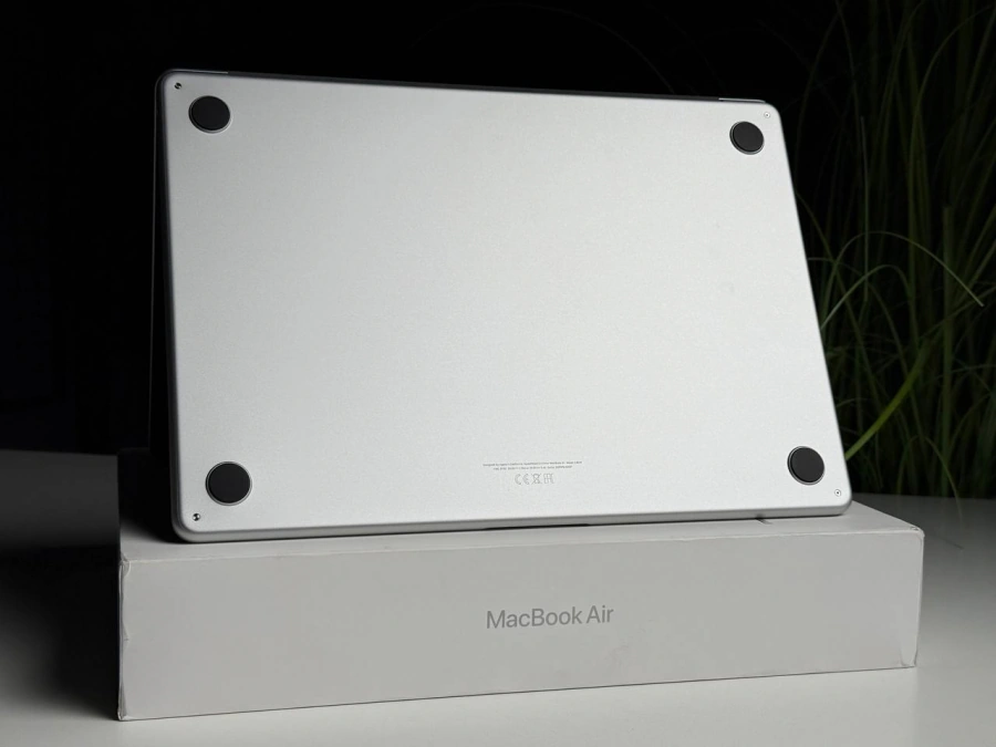 OPEN BOX MacBook Air 15" 2025 M4/10CPU/10GPU/24GB/512GB Silver (MC6J4) - Стан: ідеальний | Акумулятор: 100% | Комплектація: повний | Гарантія: 3 міс.