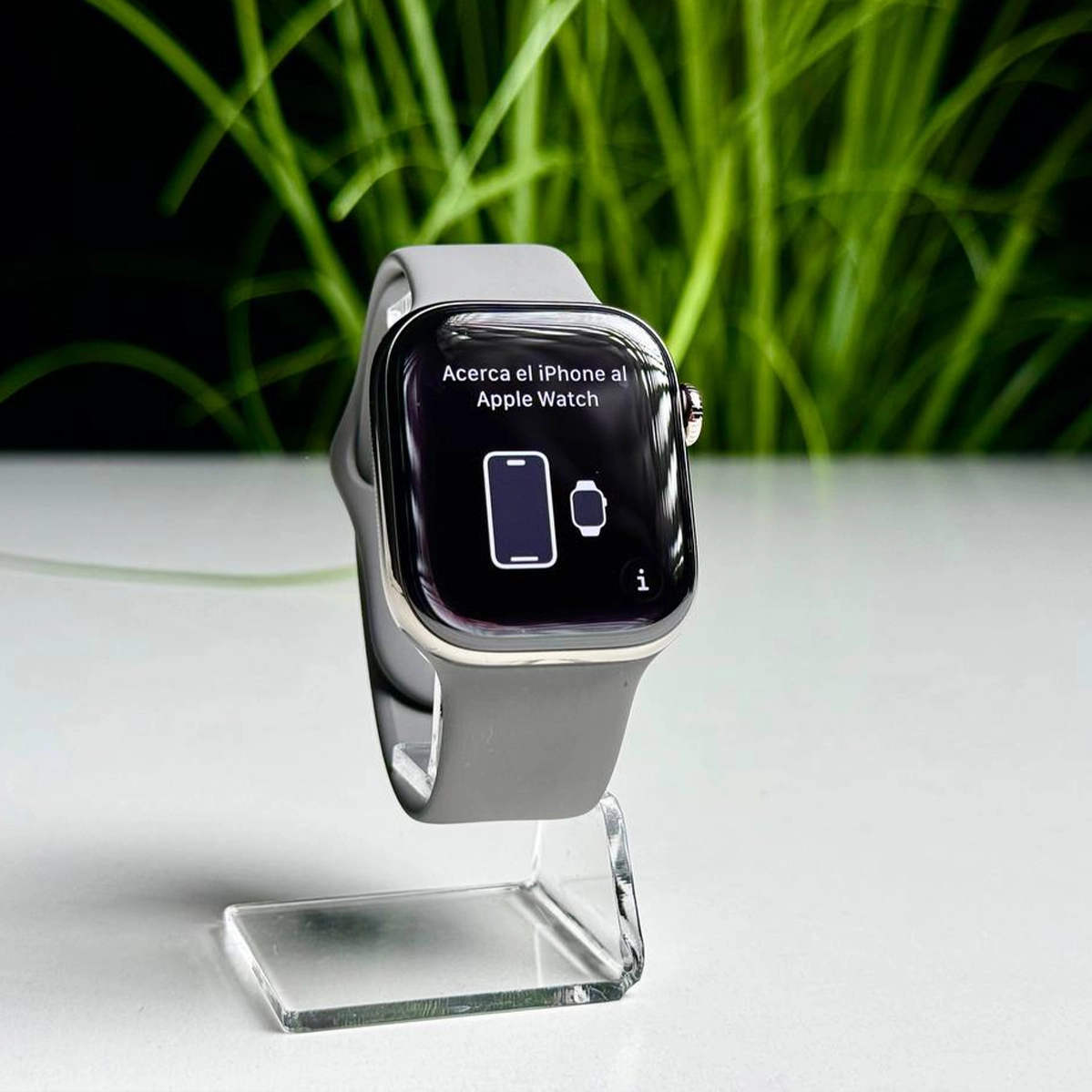 OPEN BOX Apple Watch Series 11 GPS + Cellular 42mm Natural Titanium Case with Stone Gray Sport Band - M/L (MF8N4) - Состояние: идеальный | Аккумулятор: 100% | Комплектация: полный | Гарантія: 12 мес.