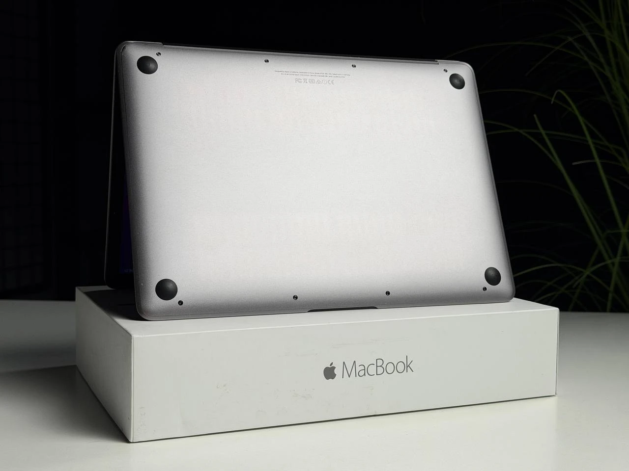 ВЖИВАНИЙ Б/У Apple MacBook 12" Space Gray (MLH72) 2016 - Стан: гарний | Акумулятор: 78% | Комплект: повний | Гарантія: 1 міс.