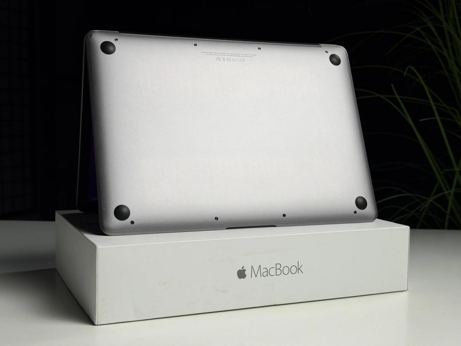 ВЖИВАНИЙ Б/У Apple MacBook 12" Space Gray (MLH72) 2016 - Состояние: хороший | Аккумлятор: 78% | Комплект: полный | Гарантия: 1 мес.