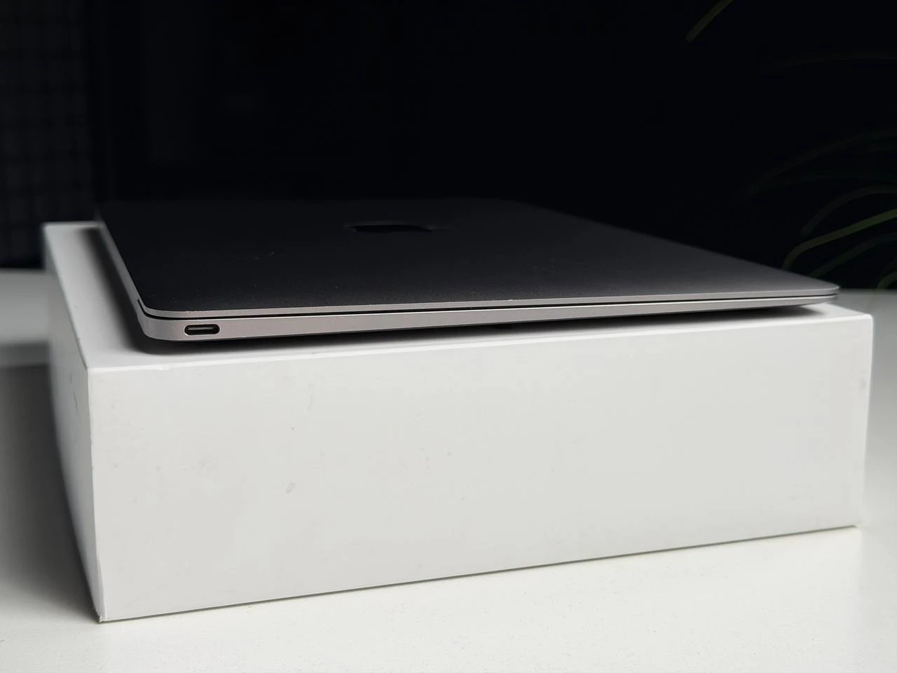 ВЖИВАНИЙ Б/У Apple MacBook 12" Space Gray (MLH72) 2016 - Стан: гарний | Акумулятор: 78% | Комплект: повний | Гарантія: 1 міс.