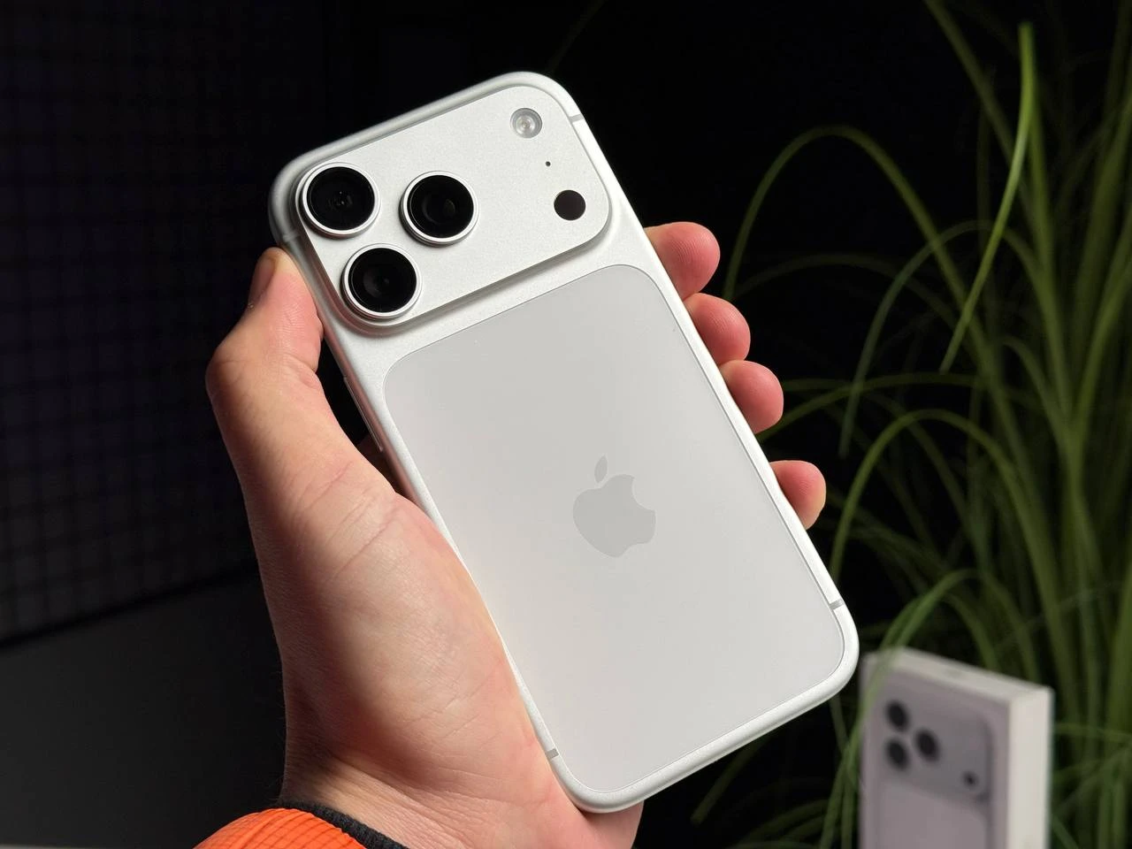 ВИТРИННЫЙ Apple iPhone 17 Pro 1TB eSim Silver (MG7R4, MG8D4) - Состояние: идеальное | Аккумулятор: 100% | Комплектация: полный | Гарантия: 6 мес.