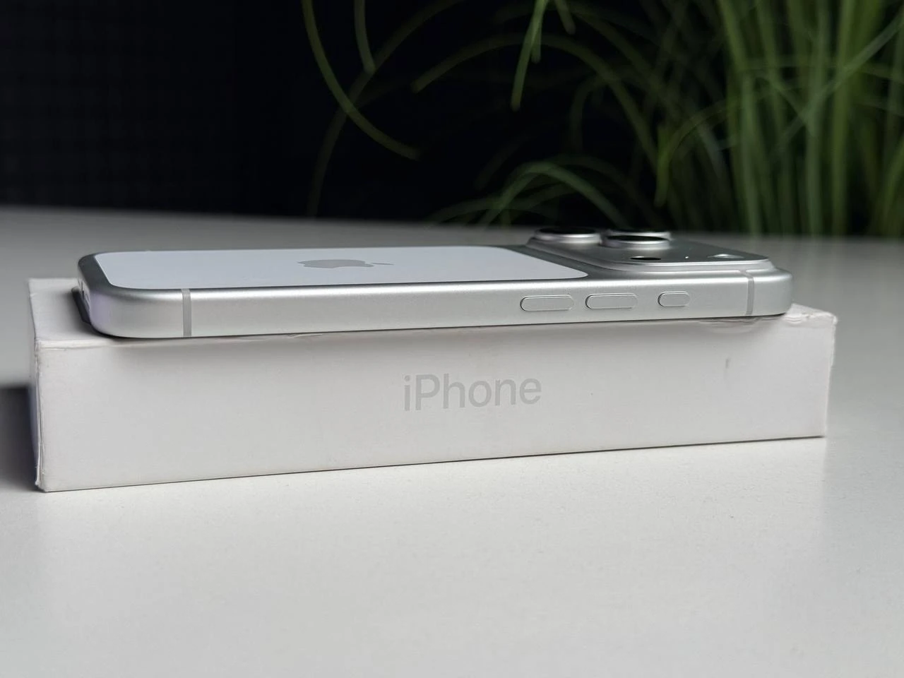 ВИТРИННЫЙ Apple iPhone 17 Pro 1TB eSim Silver (MG7R4, MG8D4) - Состояние: идеальное | Аккумулятор: 100% | Комплектация: полный | Гарантия: 6 мес.