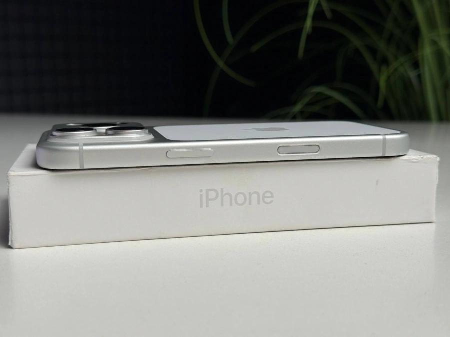 ВІТРИННИЙ Apple iPhone 17 Pro 1TB eSim Silver (MG7R4, MG8D4) - Стан: ідеальний | Акумулятор: 100% | Комплектація: повний | Гарантія: 6 міс.