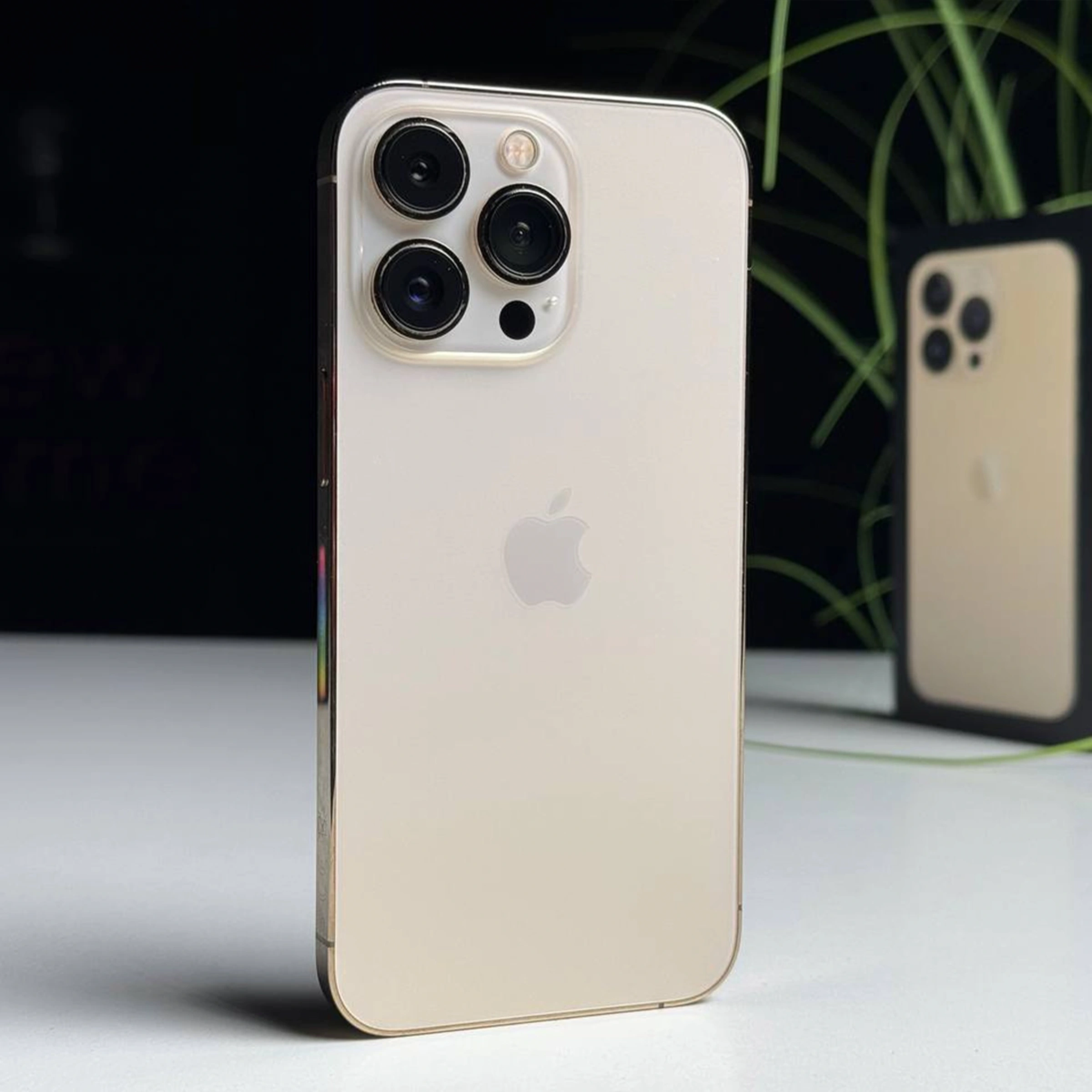 ВЖИВАНИЙ Б/У Apple iPhone 13 Pro 128GB Gold (MLTR3, MLVC3) - Состояние: удовлетворительное | Аккумулятор: 93% | Комплектация: полный | Гарантия: 3 мес.