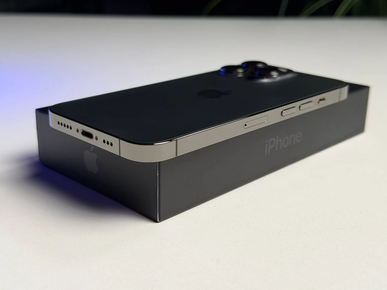 ВЖИВАНИЙ Б/У Apple iPhone 13 Pro 256GB Graphite (MLTW3, MLVE3) - Стан: гарний | Акумулятор: 100% | Комплектація: повний | Гарантія: 3 міс.