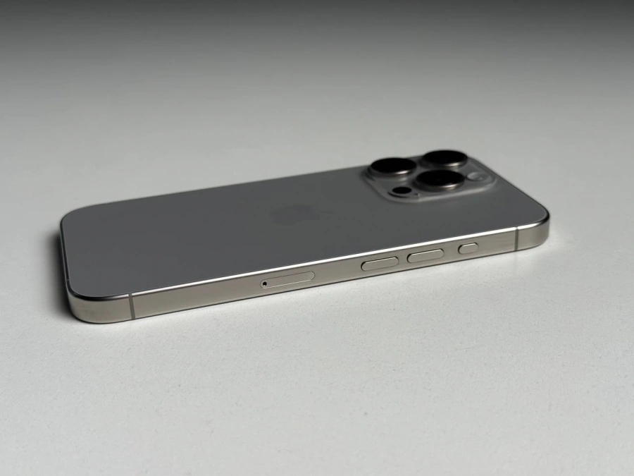 ВЖИВАНИЙ Б/У Apple iPhone 15 Pro 256GB Natural Titanium (MTV53) - Стан: задовільний | Акумулятор: 87% | Комплектація: iPhone, кабель | Гарантія: 3 міс.