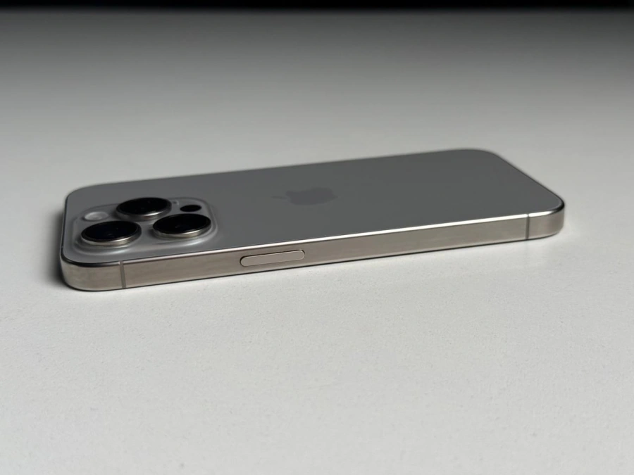 ВЖИВАНИЙ Б/У Apple iPhone 15 Pro 256GB Natural Titanium (MTV53) - Стан: задовільний | Акумулятор: 87% | Комплектація: iPhone, кабель | Гарантія: 3 міс.