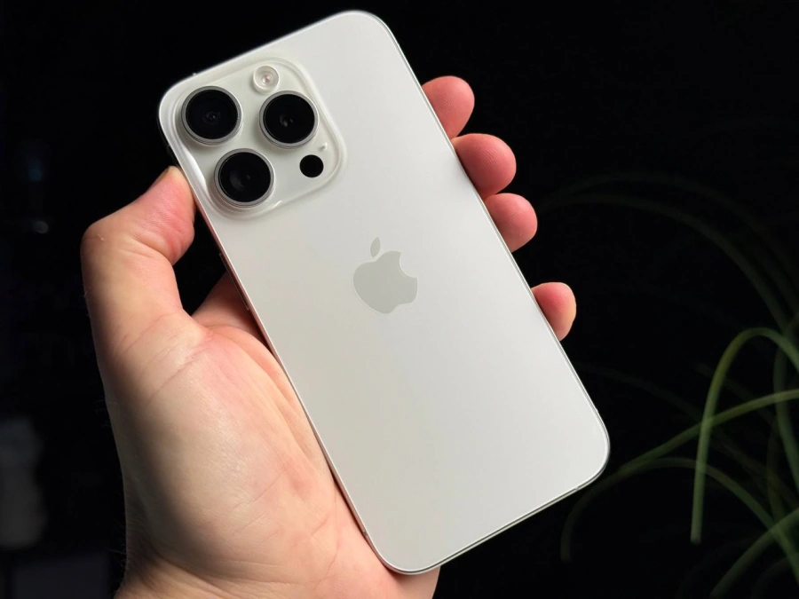 ВЖИВАНИЙ Б/У Apple iPhone 15 Pro 256GB White Titanium (MTV43) - Стан: гарний | Акумулятор: 88% | Комплектація: iPhone, кабель | Гарантія: 3 міс.
